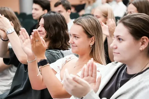 В 415 вузах стартовала программа «Обучение служением» В 415 вузах стартовала программа «Обучение служением»