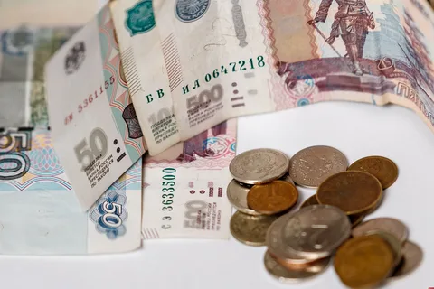"Финуслуги": россияне стали запрашивать кредиты на меньшие суммы
